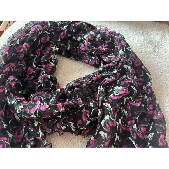 Urban Outfitter Black Pink Floral Woven Lightweight Scarf Shawl Fringe Ends - Picture 3 of 3